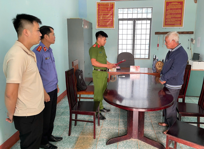 “Nổ” là nhà báo để lừa đảo “chạy án” -0