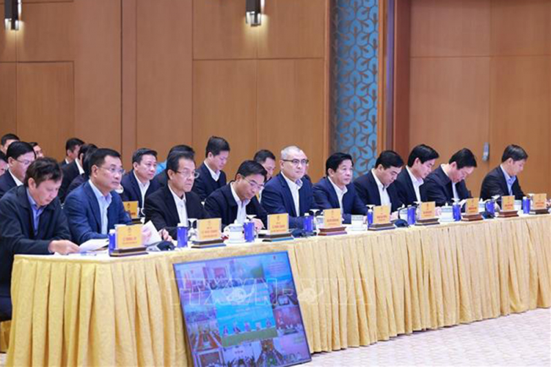 Thủ tướng yêu cầu hoàn thành tháo gỡ khó khăn cho dự án điện năng lượng tái tạo trong tháng 1/2025 -0