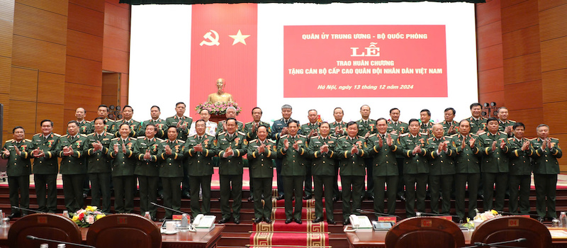 Quân ủy Trung ương, Bộ Quốc phòng tổ chức Lễ trao huân chương tặng cán bộ cấp cao Quân đội nhân dân Việt Nam. -0
