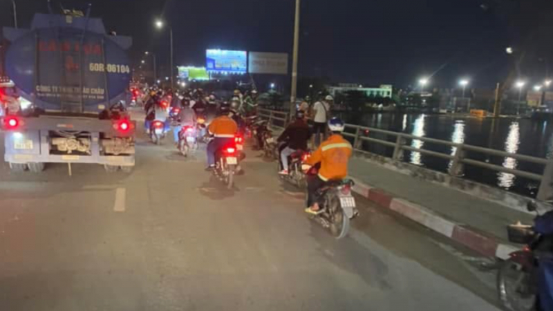 Ô tô 7 chỗ tông gãy lan can cầu Đồng Nai rơi xuống sông mất tích -0