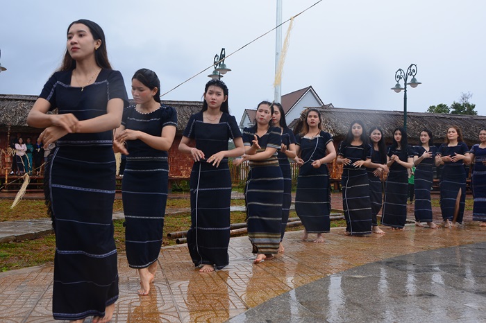 Tái hiện lễ hội Nhô Lir Bong của người Cơ Ho -0