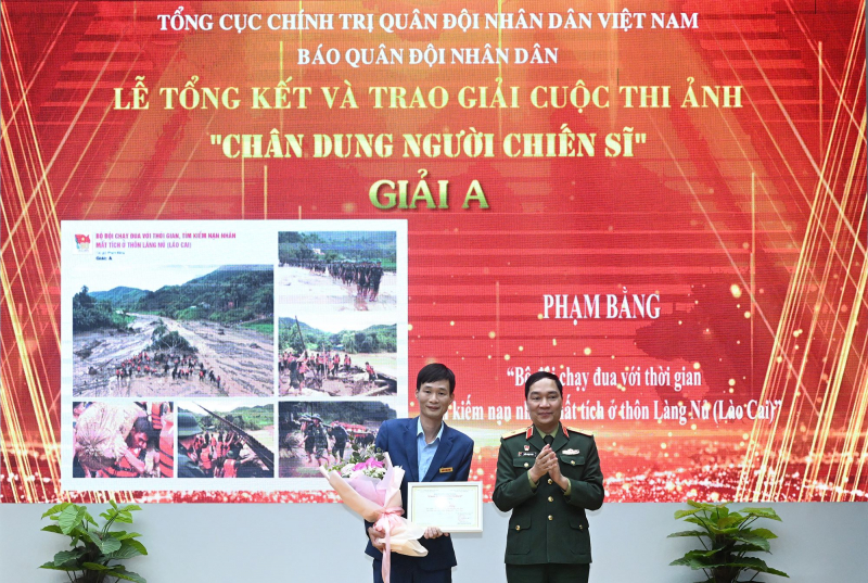 31 tác phẩm đoạt giải cuộc thi ảnh “Chân dung người chiến sĩ”  -0