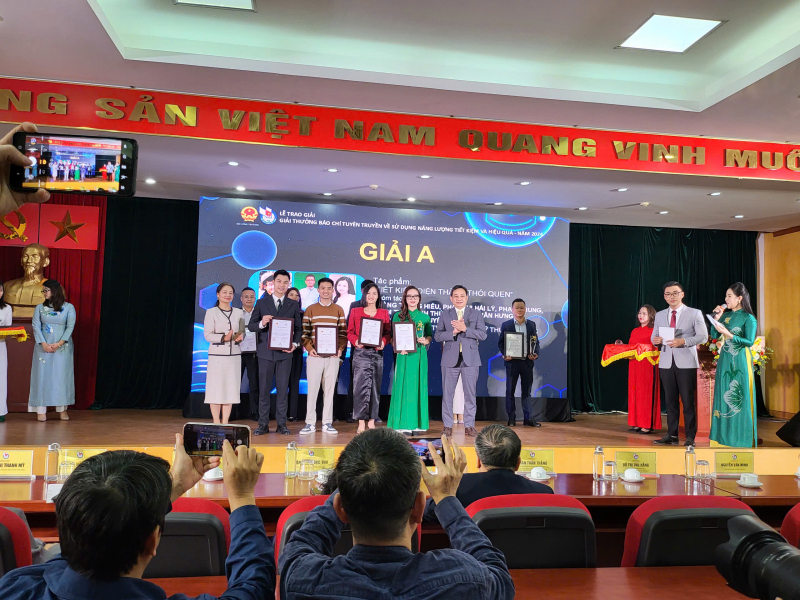 Trao giải thưởng báo chí tuyên truyền về sử dụng năng lượng tiết kiệm và hiệu quả -0