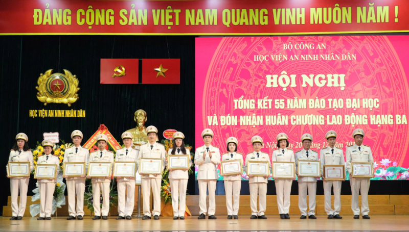 Học viện ANND tổng kết 55 năm đào tạo đại học và đón nhận Huân chương Lao động hạng Ba -0