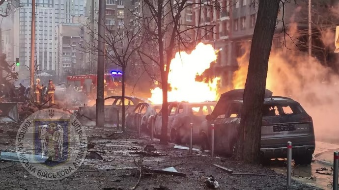 Cháy, nổ lớn ở Kiev sau tuyên bố về Oreshnik của Tổng thống Putin -0