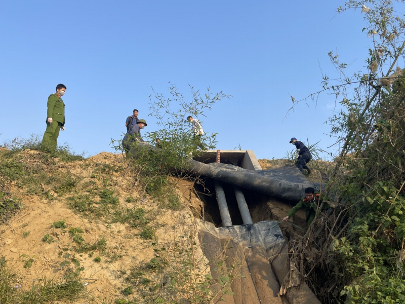 Bắt quả tang Công ty Cổ phần Hồ Toản xả thải trực tiếp ra sông Chảy -0