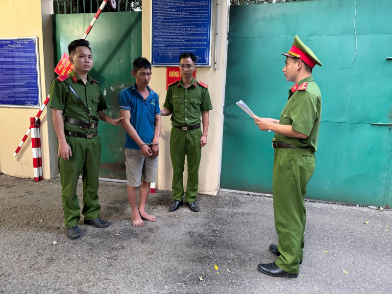Khởi tố, bắt tạm giam đối tượng dùng dao tự chế tấn công Đại úy Công an -0