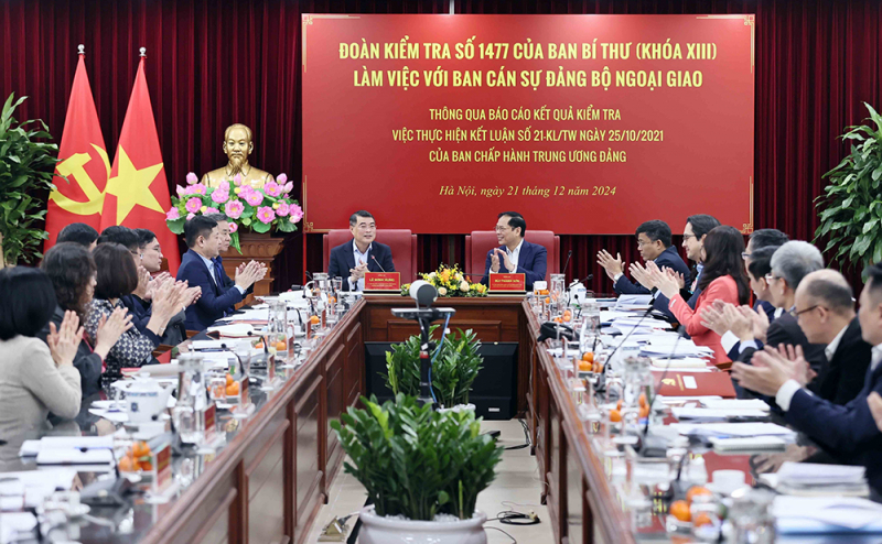 vna_potal_doan_kiem_tra_1477_cua_ban_bi_thu_lam_viec_voi_ban_can_su_dang_bo_ngoai_giao__7768866.jpg -0