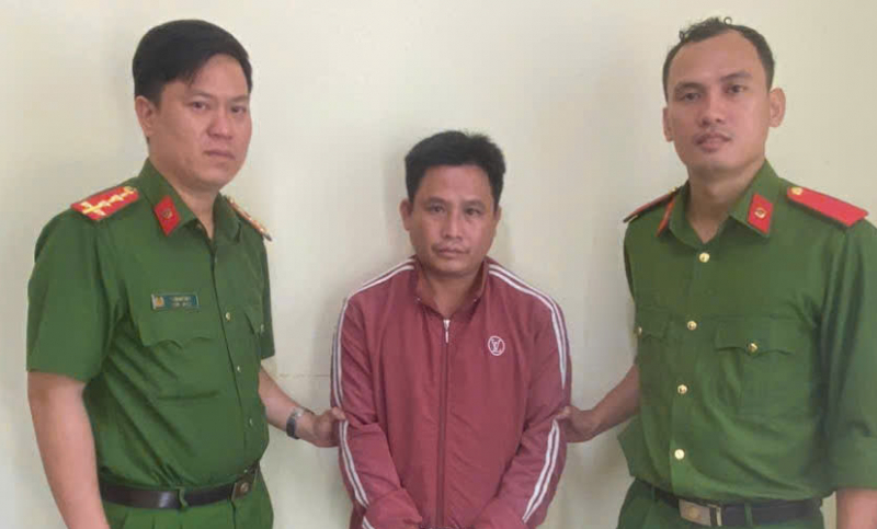 Vận động thành công đối tượng bị truy nã ra đầu thú -0