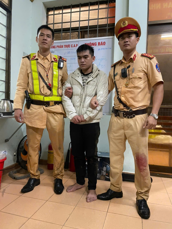 Quảng Ngãi: Truy bắt ô tô nghi vấn chở ma túy, một CSGT bị thương -0