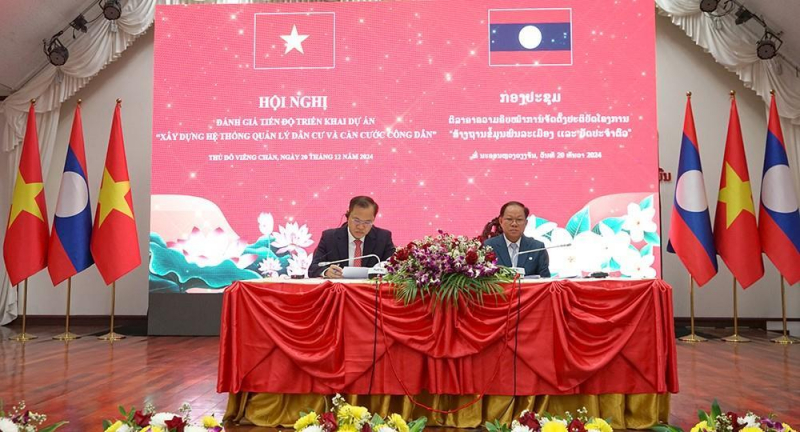 Vietnam assists Laos in building national population database -0