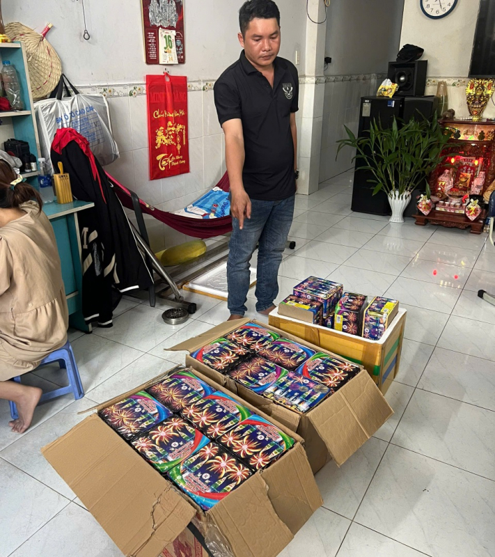 Tuần tra kiểm soát, phát hiện số lượng lớn pháo lậu -0