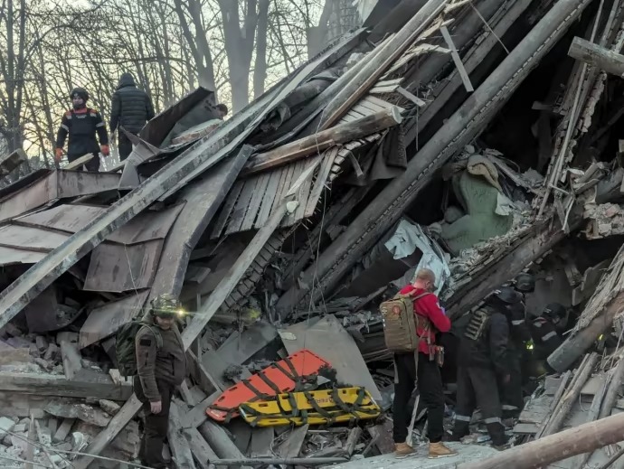 Ukraine hứng tên lửa đạn đạo trong ngày Giáng sinh -0