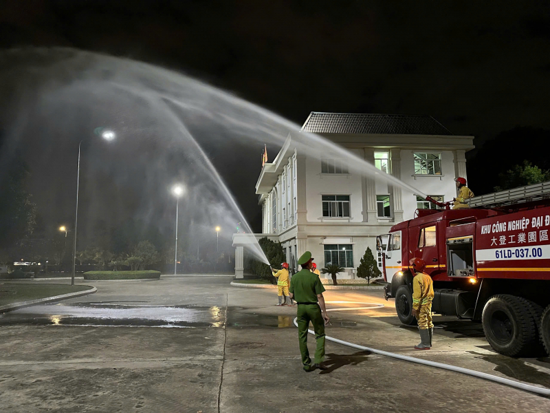 Công an Bình Dương đảm bảo an toàn PCCC và CNCH mùa hanh khô -0