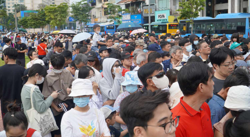 Chưa yên tâm với những chuyến tàu trải nghiệm và miễn phí không đầy khách  -0