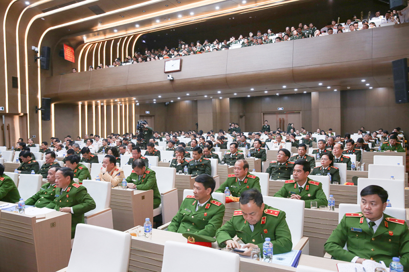 Lực lượng CAND nêu cao tinh thần cách mạng, gương mẫu đi đầu hoàn thành nhiệm vụ công tác năm 2025 -3