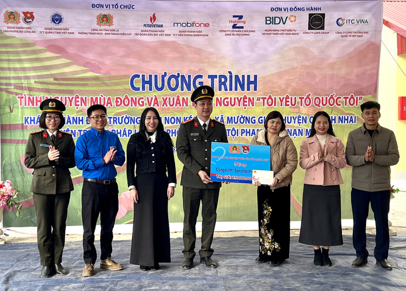 Đoàn thanh niên Văn phòng Bộ Công an phối hợp tổ chức chương trình tình nguyện đầy ý nghĩa tại Sơn La -0
