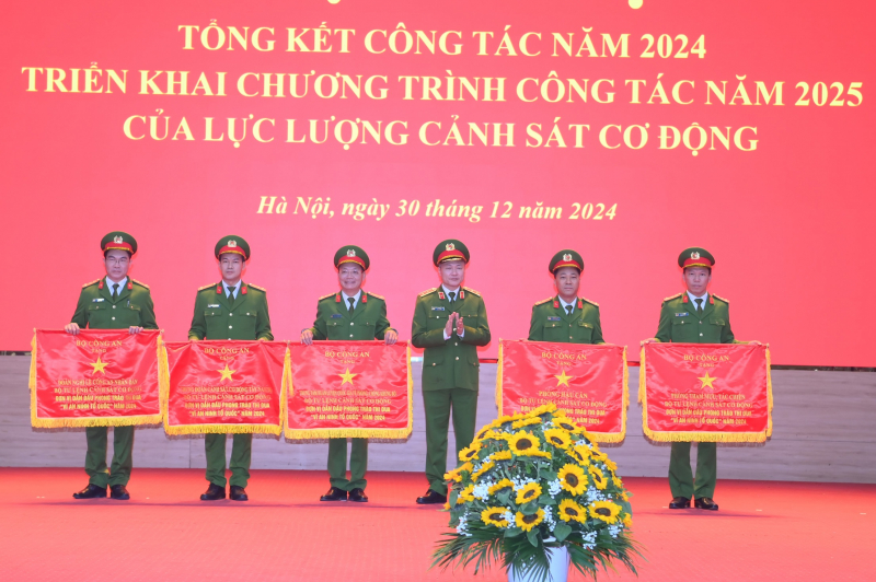 Lực lượng CSCĐ phát huy vai trò nòng cốt bảo vệ an ninh quốc gia, bảo đảm trật tự, an toàn xã hội -0