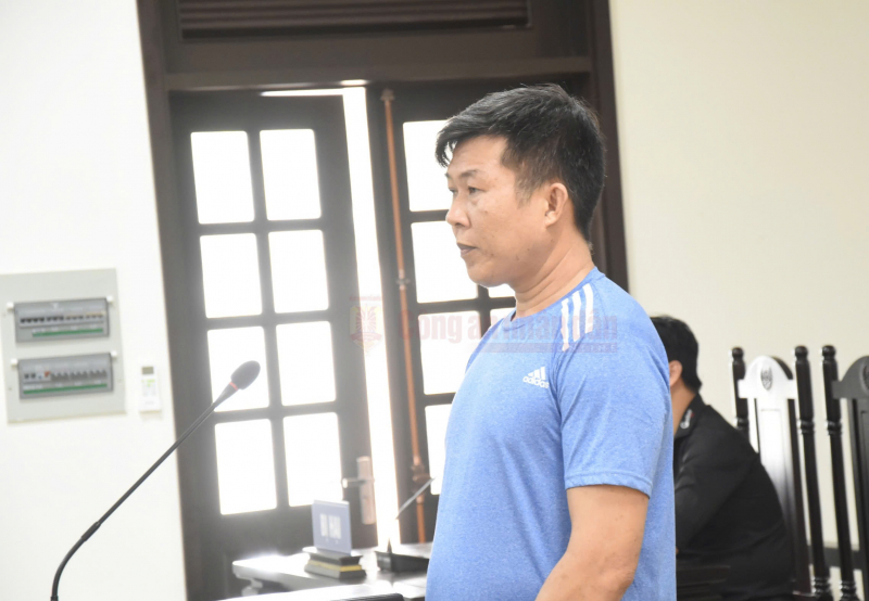 Tài công đâm hành khách suýt chết vì mâu thẫu nhỏ nhặt -0