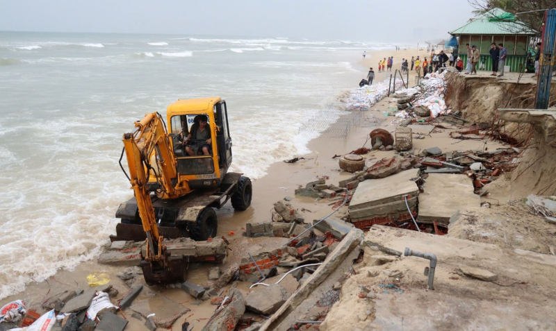 Đà Nẵng huy động hàng trăm người khẩn cấp 