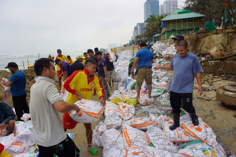 Đà Nẵng huy động hàng trăm người khẩn cấp 