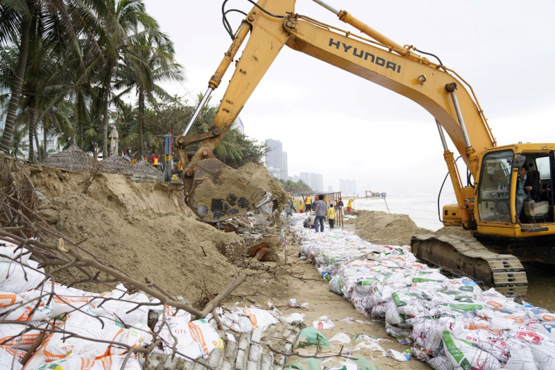 Đà Nẵng huy động hàng trăm người khẩn cấp 