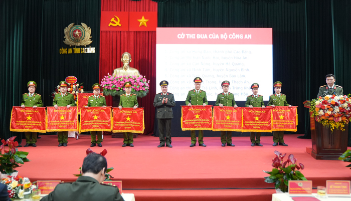 Công an tỉnh Cao Bằng tổng kết công tác năm 2024 và triển khai công tác Công an năm 2025 -0