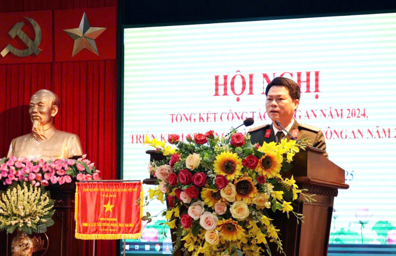 Tiếp tục phát hành thành tích 2 năm liên tiếp đơn vị dẫn đầu phong trào thi đua -0