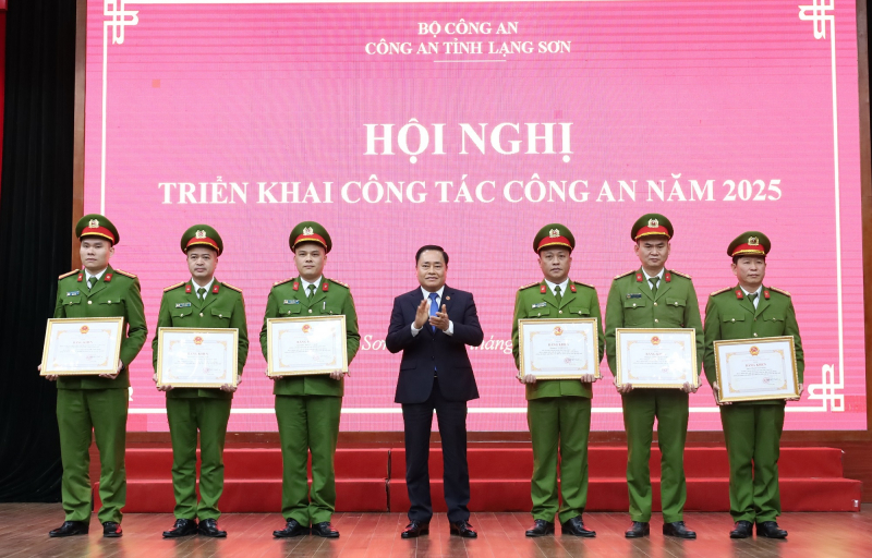 Công an tỉnh Lạng Sơn tổ chức Hội nghị triển khai công tác năm 2025 -0