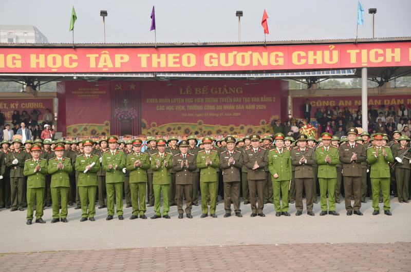 Hơn 300 học viên văn bằng 2 các học viện, trường CAND hoàn thành huấn luyện đầu khoá -1