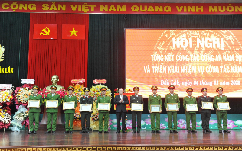 Giữ vững an ninh trật tự để đưa Đắk Lắk phát triển thành tỉnh trọng điểm vùng Tây Nguyên -0
