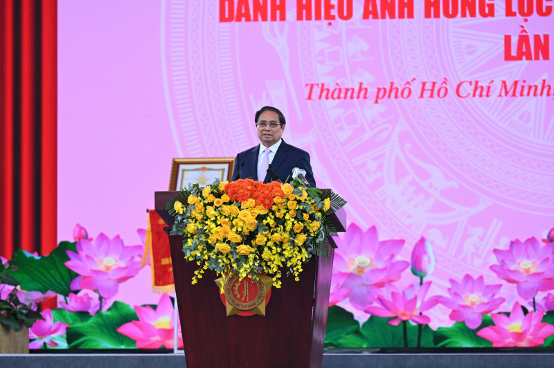 Lực lượng vũ trang TP Hồ Chí Minh vinh dự đón nhận danh hiệu Anh hùng LLVTND -1