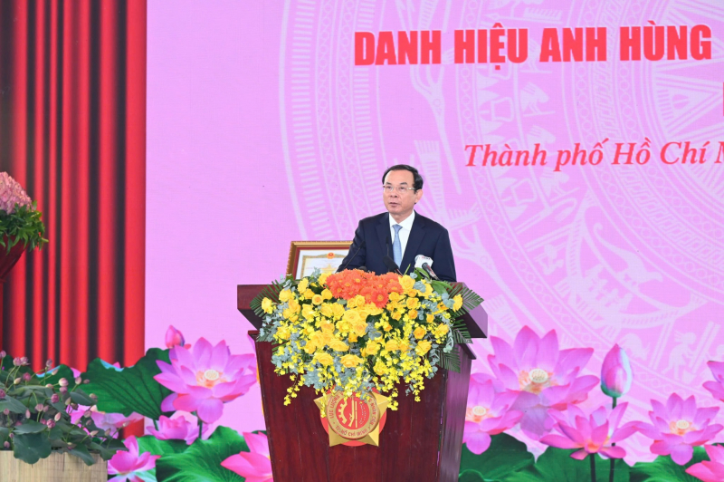 Lực lượng vũ trang TP Hồ Chí Minh vinh dự đón nhận danh hiệu Anh hùng LLVTND -2