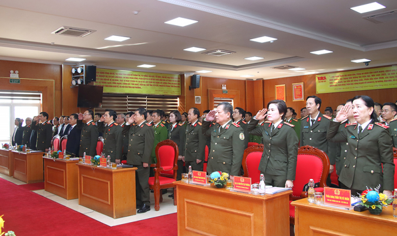 Công an Quảng Ninh phát động phong trào thi đua Vì ANTQ năm 2025 -0