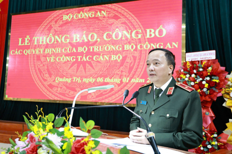 Công bố các quyết định của Bộ trưởng Bộ Công an về công tác cán bộ -0
