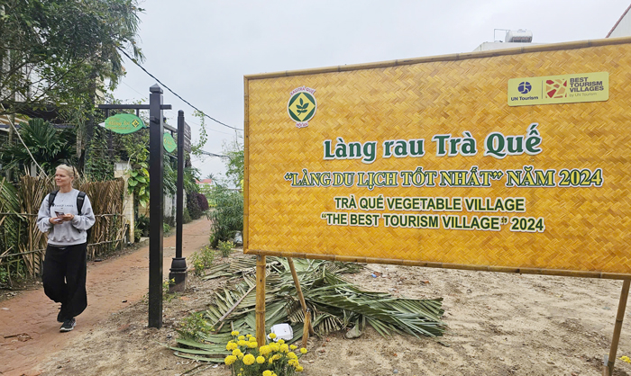 Đón tết ở làng rau Trà Quế -0
