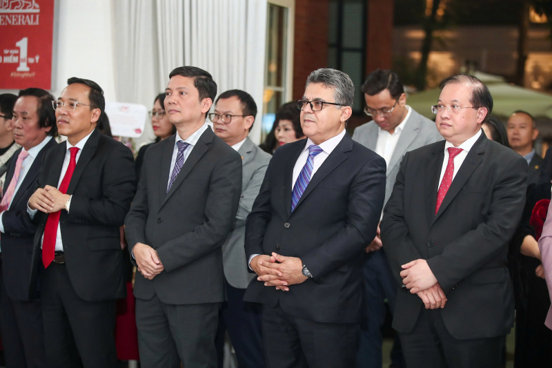 Trao Huân chương Công trạng của Cộng hòa Italia cho TS Nguyễn Phương Hòa -0