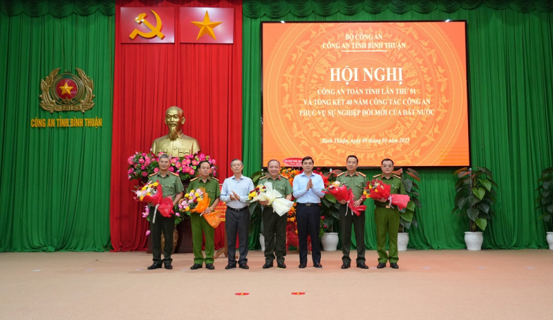 Luôn nêu cao tinh thần cảnh giác đấu tranh với các loại tội phạm -0