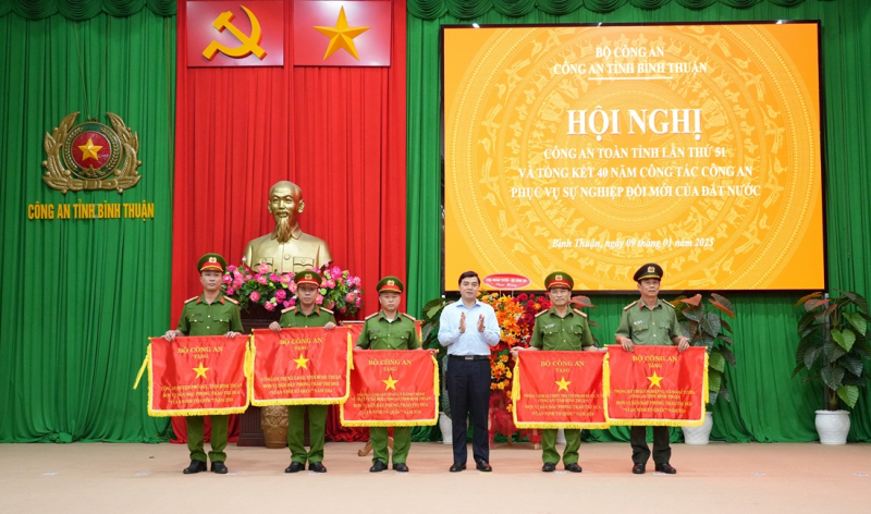 Luôn nêu cao tinh thần cảnh giác đấu tranh với các loại tội phạm -0