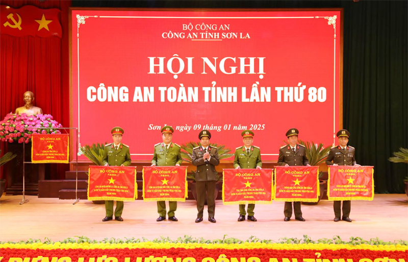 Đấu tranh mạnh các loại tội phạm giữ bình yên địa bàn -1