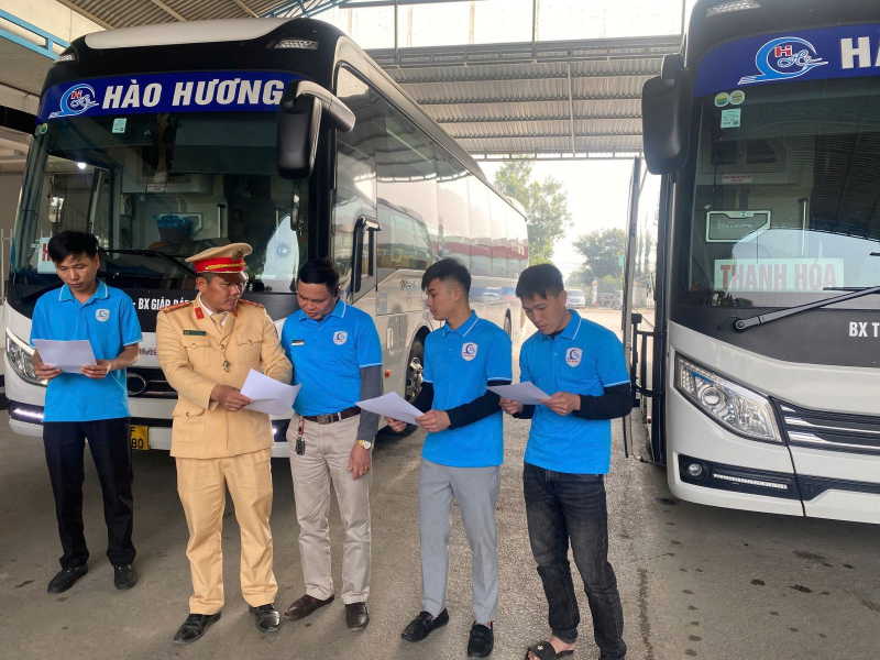 Gần 5.000 trường hợp vi phạm giao thông, bị xử phạt hơn 11 tỷ đồng -0