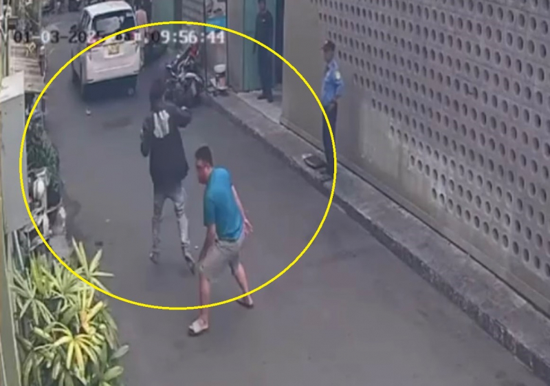 Gây rối trên phố chỉ vì bị khiêu khích nhiều lần sau khi xém va chạm giao thông -0