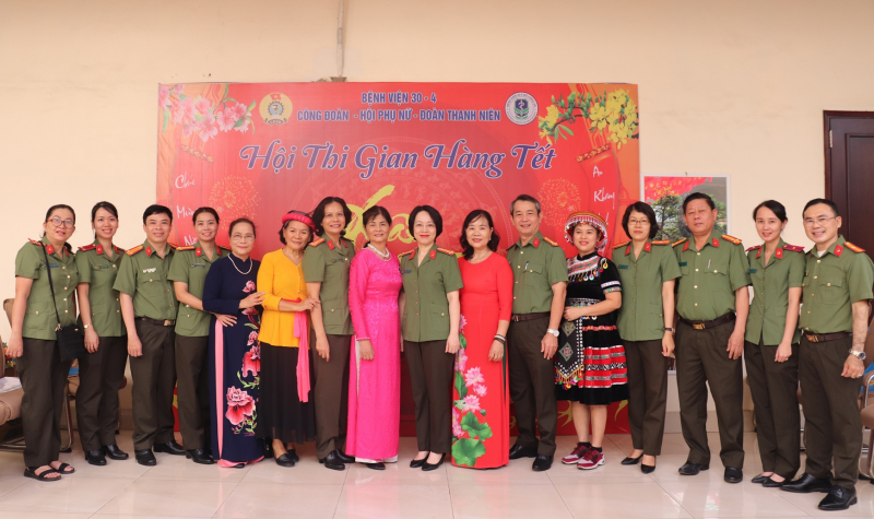 Bệnh viện 30-4 họp mặt cán bộ, nhân viên qua các thời kỳ nhân dịp năm mới Ất Tỵ -0