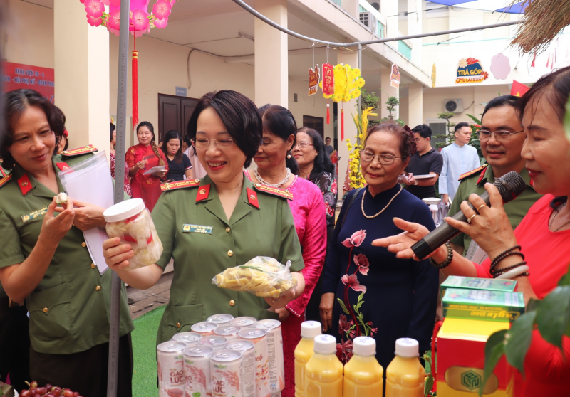 Bệnh viện 30-4 họp mặt cán bộ, nhân viên qua các thời kỳ nhân dịp năm mới Ất Tỵ -1