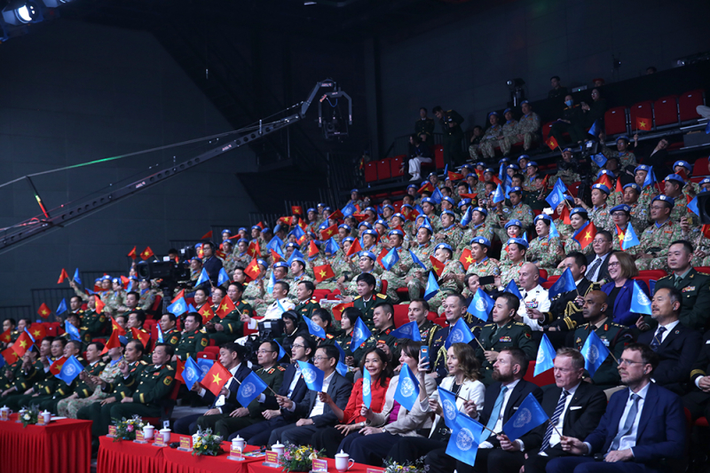 Bảo vệ Tổ quốc từ sớm, từ xa bằng những biện pháp hòa bình -0