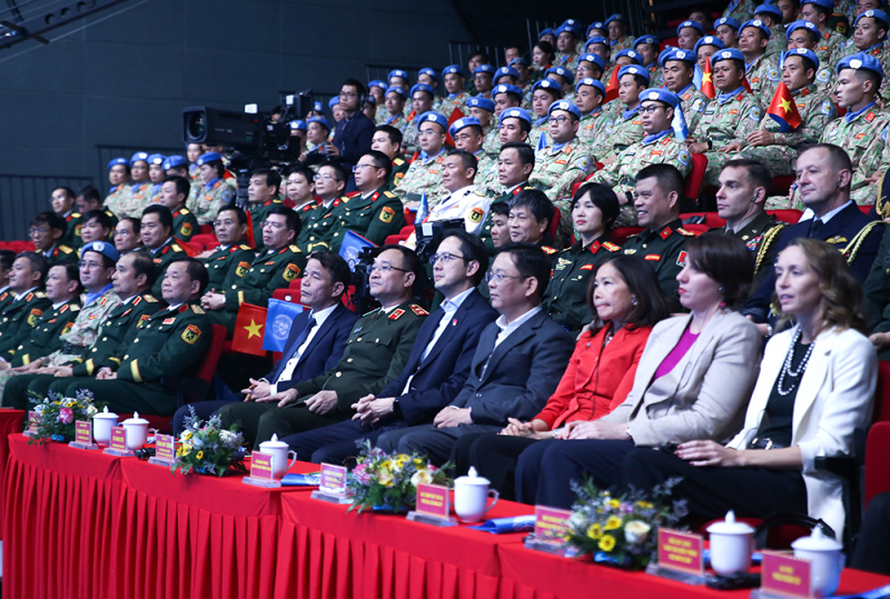 Bảo vệ Tổ quốc từ sớm, từ xa bằng những biện pháp hòa bình -0