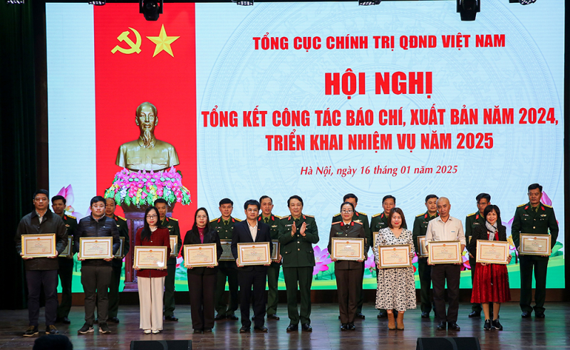 Công tác báo chí, xuất bản trong Quân đội tích cực đổi mới, nâng cao chất lượng -1