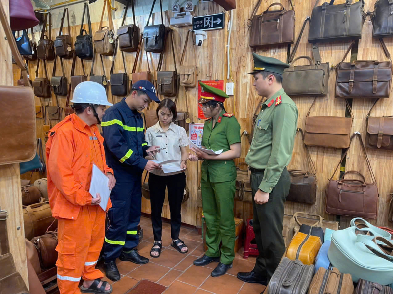 Đảm bảo an toàn phòng cháy, chữa cháy khu phố cổ Hội An dịp Tết Nguyên đán Ất Tỵ 2025 -0