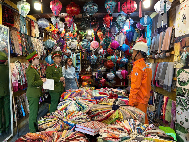 Đảm bảo an toàn phòng cháy, chữa cháy khu phố cổ Hội An dịp Tết Nguyên đán Ất Tỵ 2025 -0