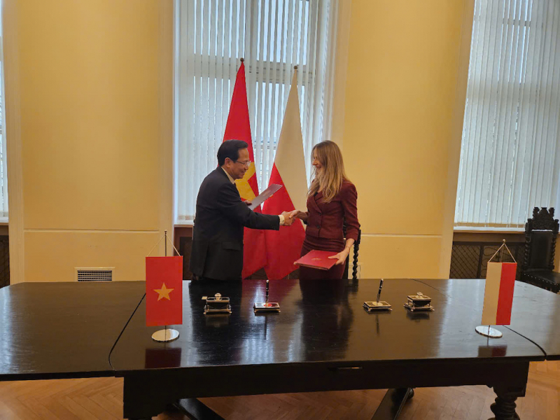 Thủ tướng Phạm Minh Chính và  Phu nhân gặp gỡ cộng đồng người Việt Nam tại Cộng hoà Ba Lan -0